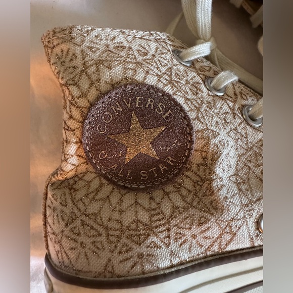 Women’s Cream Converse High tops ✨ - Picture 4 of 7